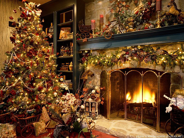室内の暖炉とクリスマスツリー